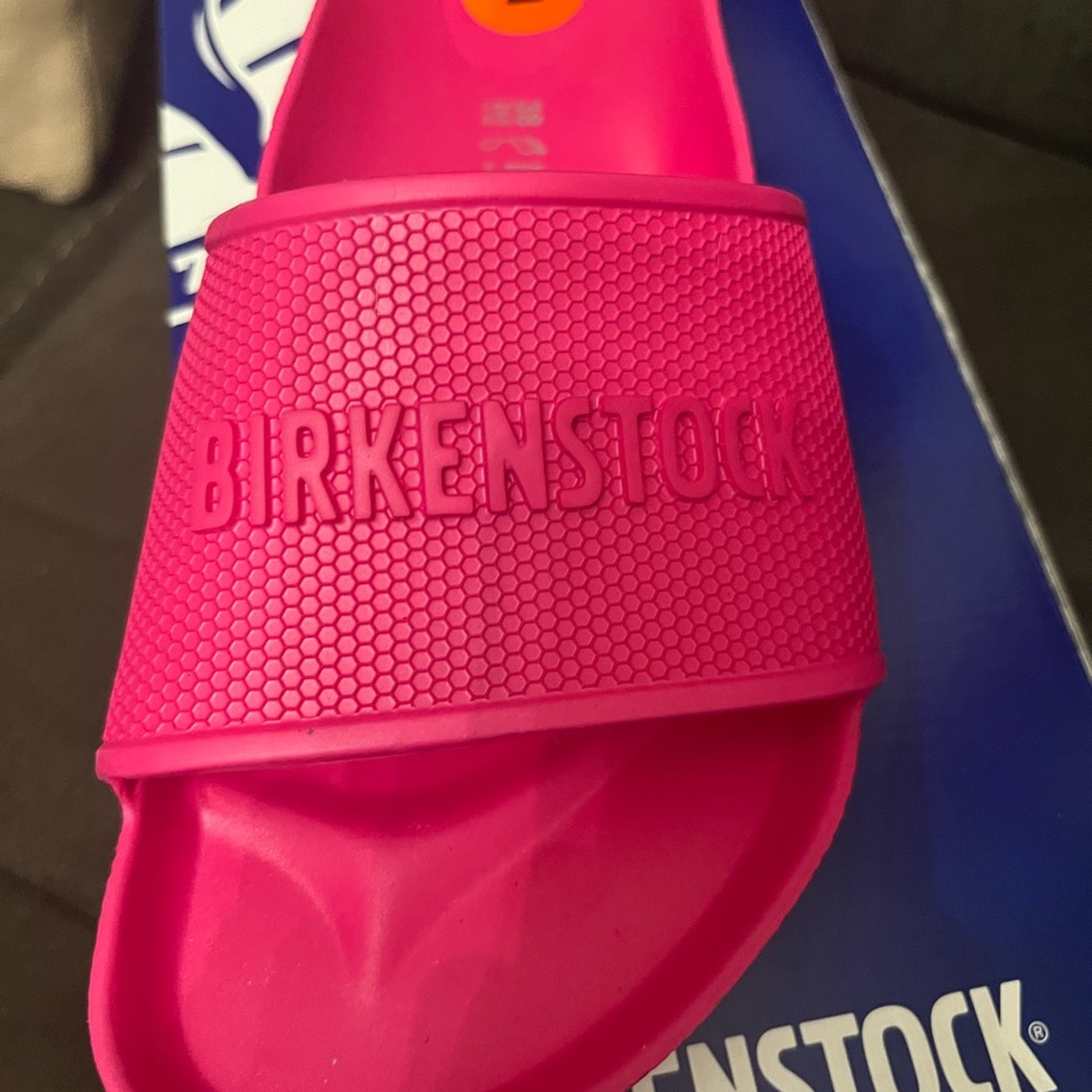 Pink berku